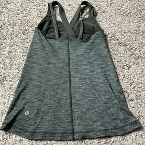 Lululemon Tank Top Womens 4 Green Heathered Criss Cross Built-In Bra Yoga Gym